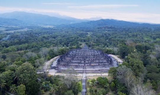The Borobudur in Central Java, the world's largest Buddhist temple