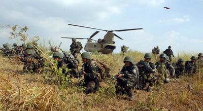 US and Filipino soldiers participate in war exercie